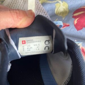 On cloud women’s running shoes